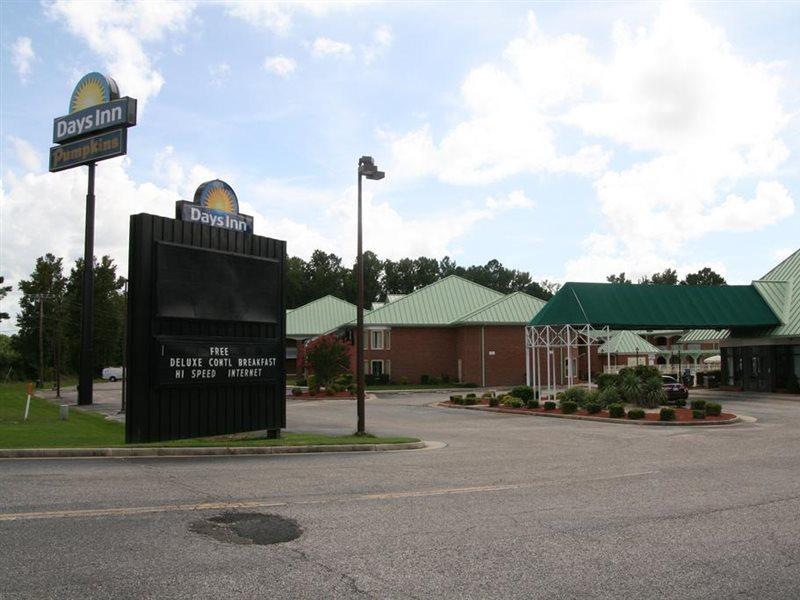 Days Inn By Wyndham Petersburg/South Fort Lee Eksteriør bilde